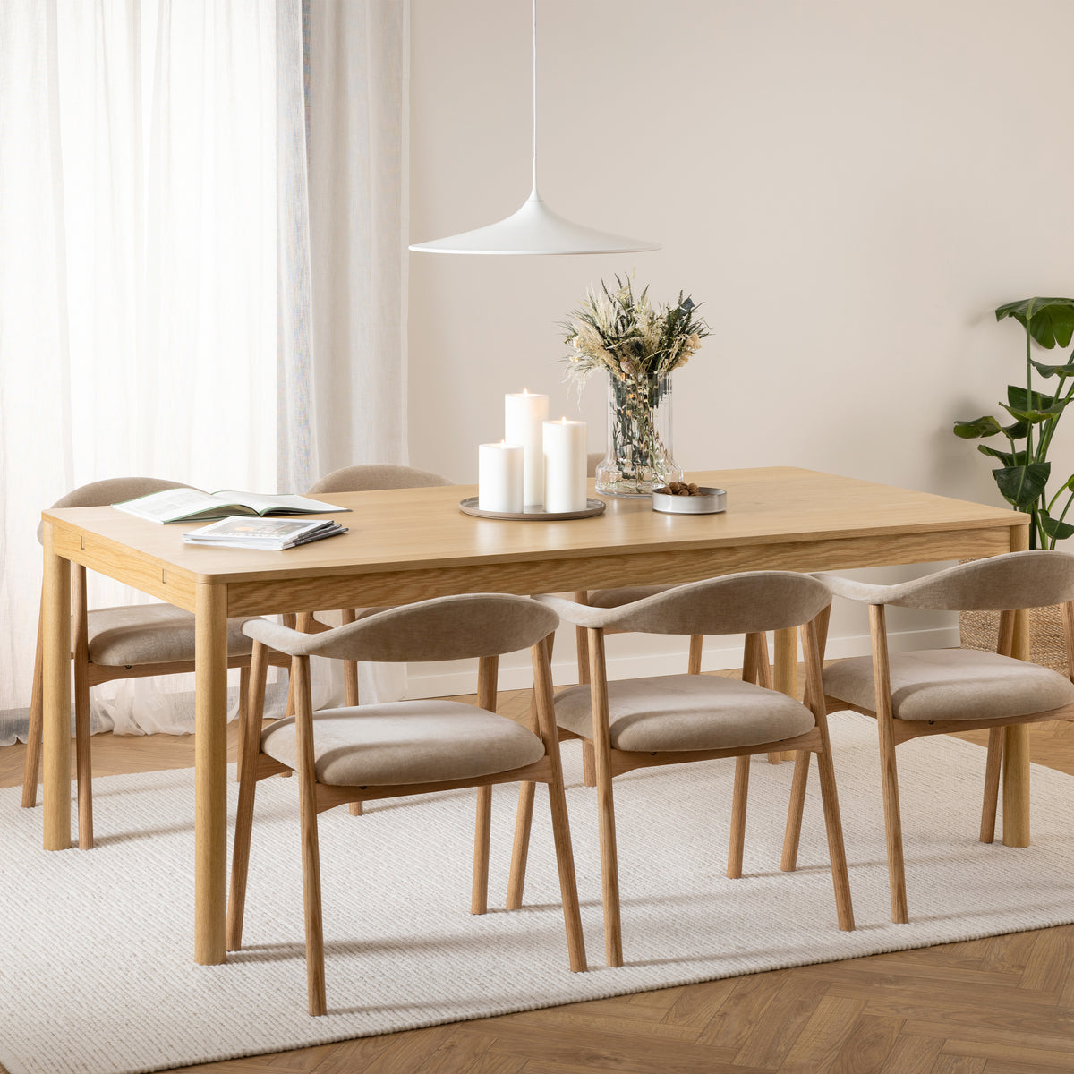 AtlanticDining Table in Oak